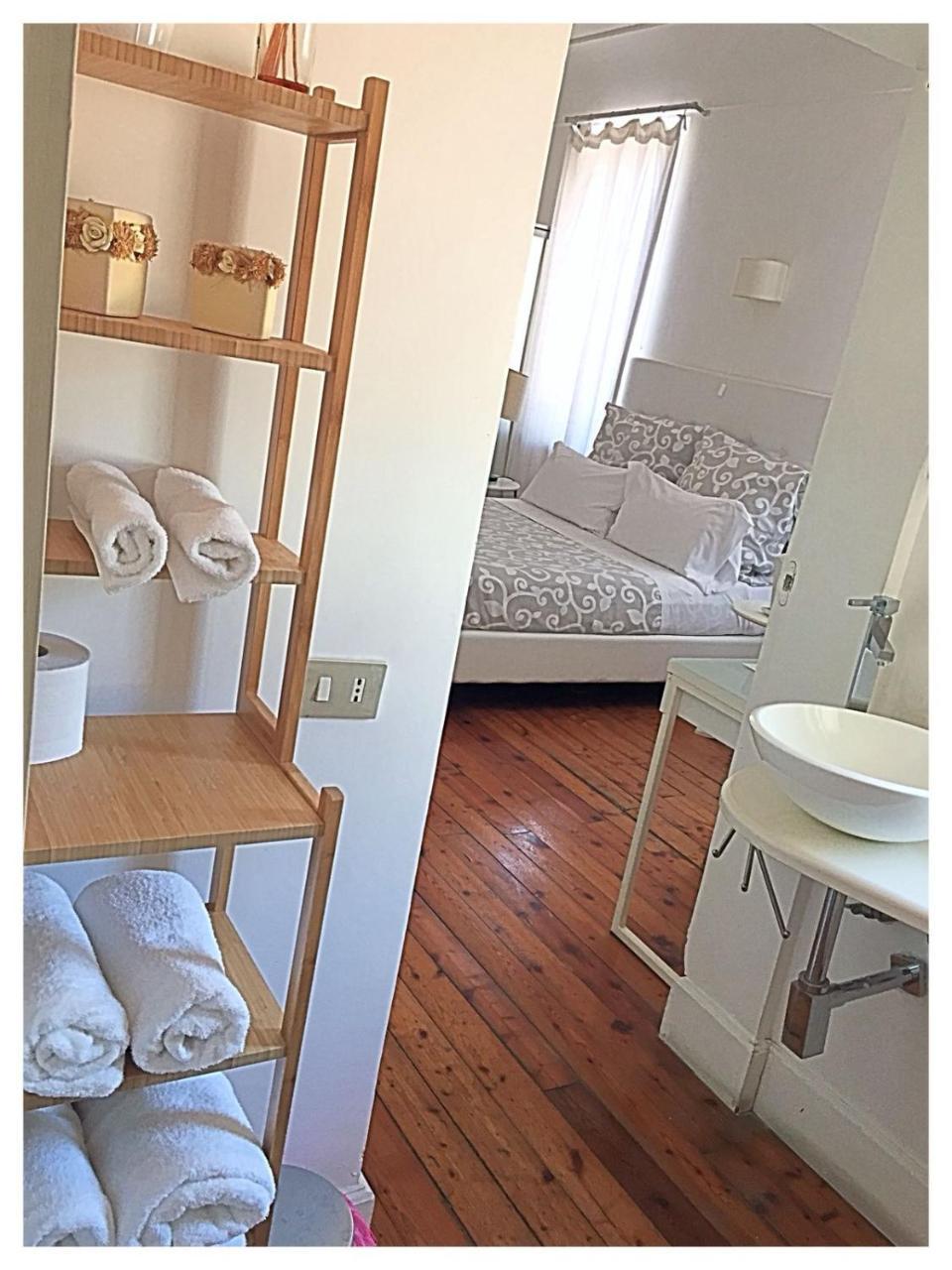 Relais Piazza Dei Martiri Bed and breakfast